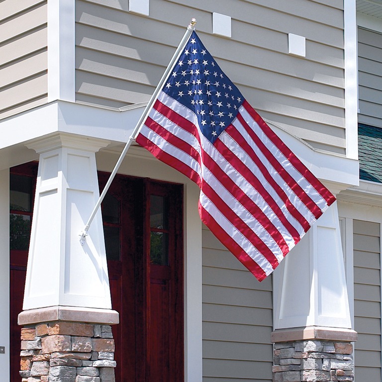 USA Flag in a tangle free flagpole